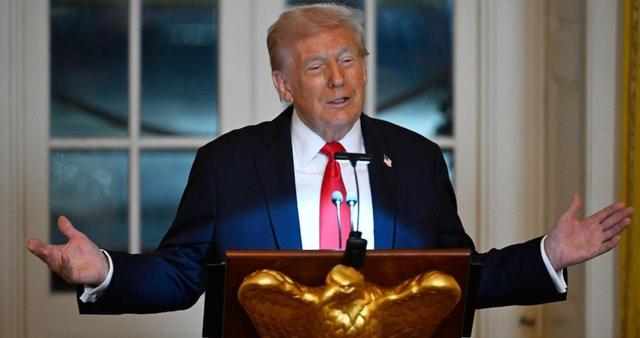 还在叫嚣！79岁鹰派狂妄宣称对华开战！川普却急撤关税，怕了？