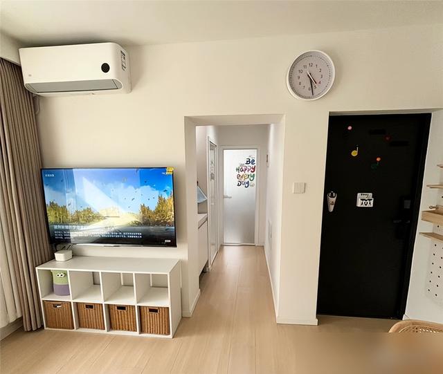 北京姑娘38㎡蜗居客厅火了，因“阳台改成卧室”走红，太有想法了