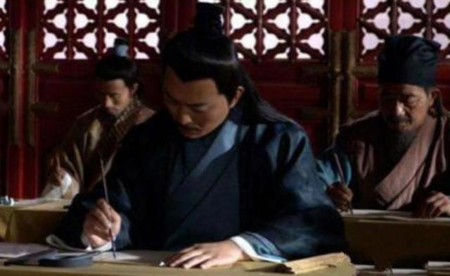 中国最后一个被腰斩的人，在地上打滚留下七个血字，从此再无此刑