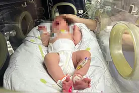 扬州一女子厕所产子！关键时刻......图片