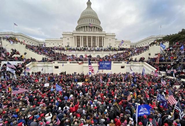 持续41天，美国政府关门结束？两党各自暂退一步，30天后闹得更凶