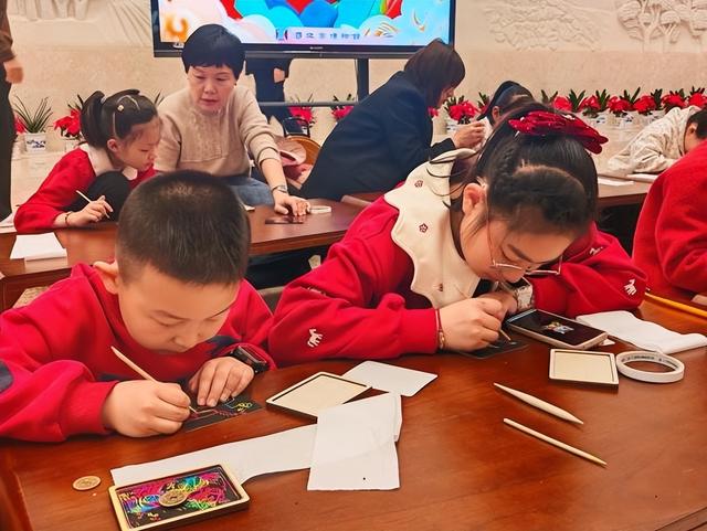 酒泉市博物馆开展“妙手凝祥‘马’上如意”春节主题社教活动