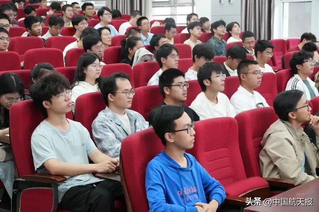 “星空逐梦”科普活动走进西工大｜航天需要什么样的人才？型号总师这样回答