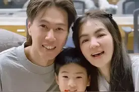 太疯狂了，竟然在家裸体运动，陈嘉桦（Ella）在家被儿子劝诫图片