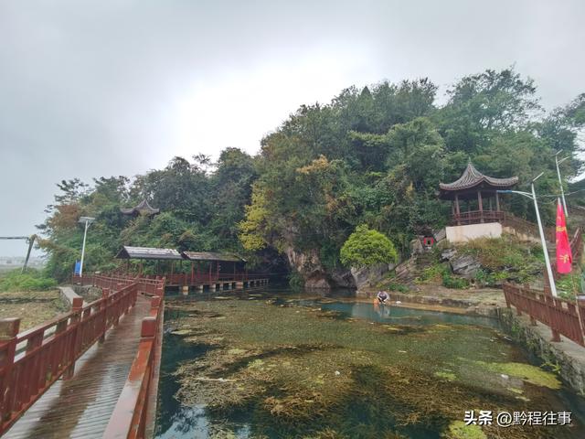 寻找一个古人类遗址不遇，居然无意间发现了一个躲匪洞