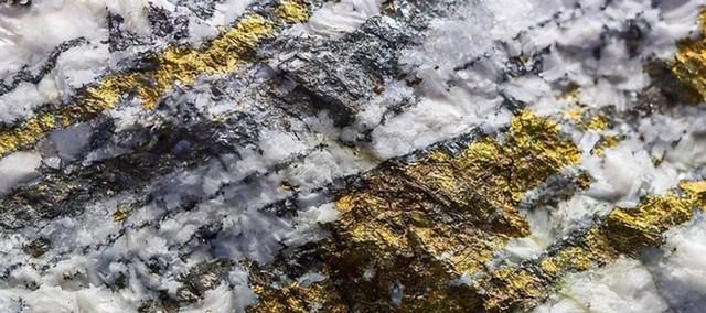 山东传来一声巨响，中国在海底挖出“第二国库”，突破技术封锁！