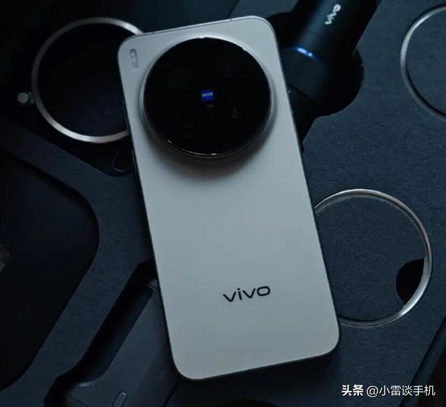 vivoX300系列：逆水行舟，不进则退
