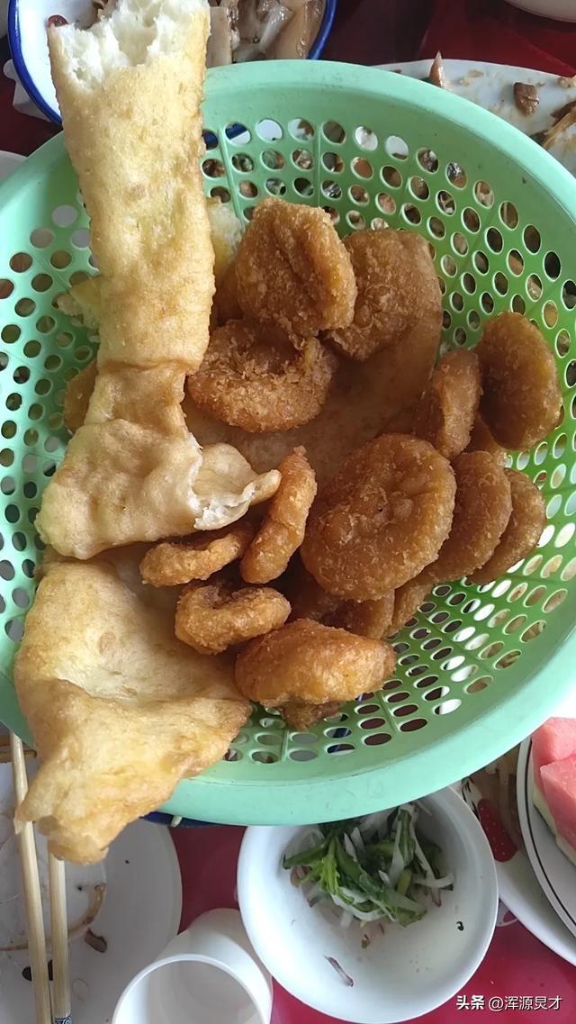 在沽源长梁村吃席
