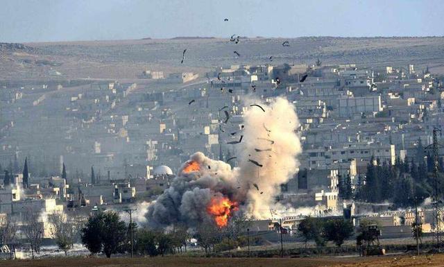 100枚导弹从天而降，美军开始斩首，中东打起来了，英法德俄失声