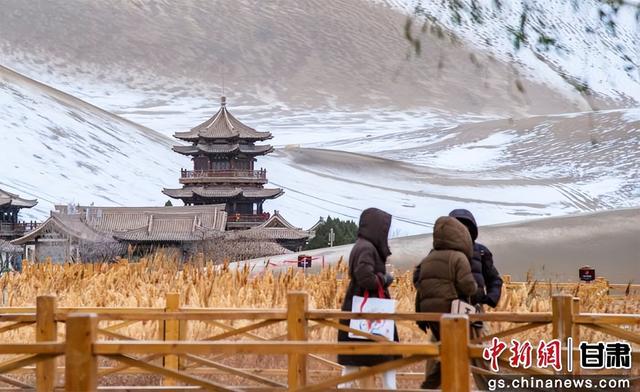 敦煌大漠雪景如画