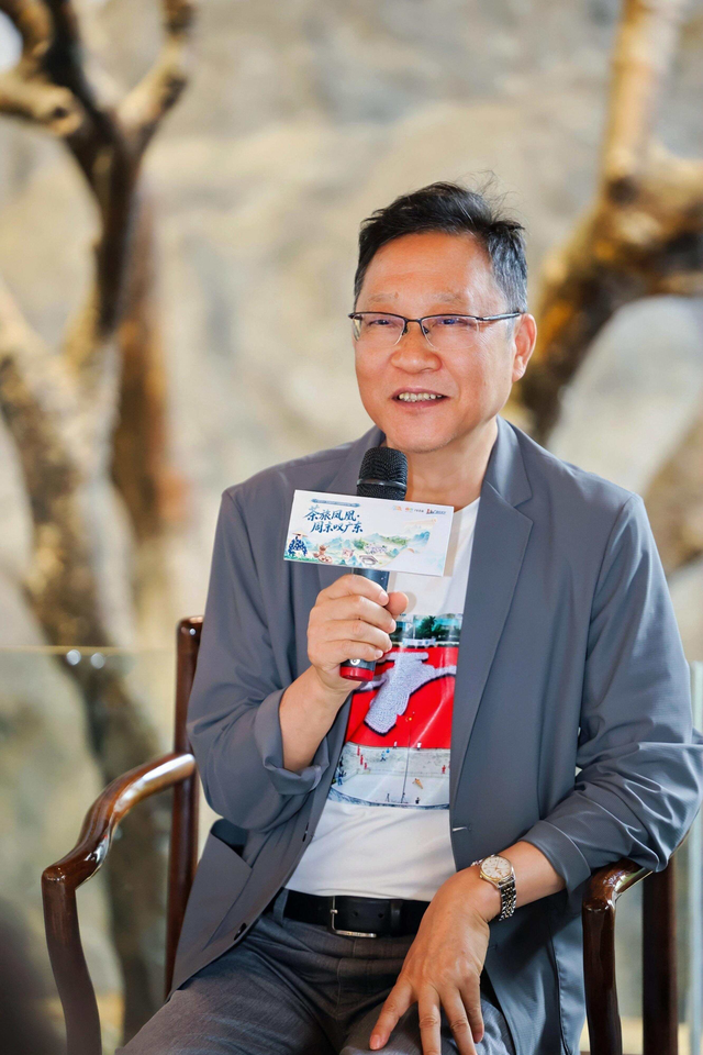 圆桌交流“茶旅凤凰”，跨界共探茶乡振兴路径 | 小镇观察家