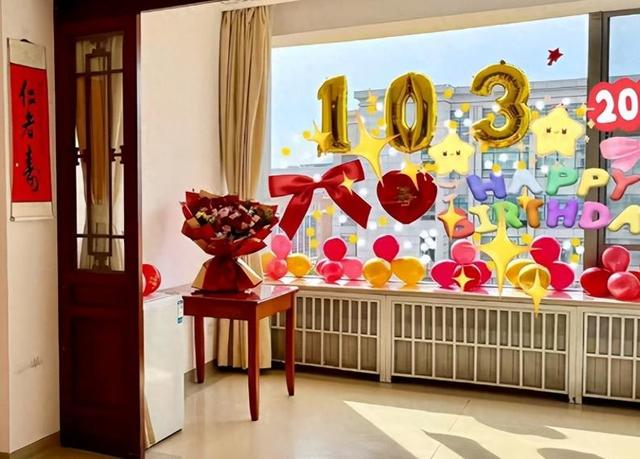 恩爱21年抵不过残酷现实！103岁杨振宁已年老，49岁翁帆花样年华