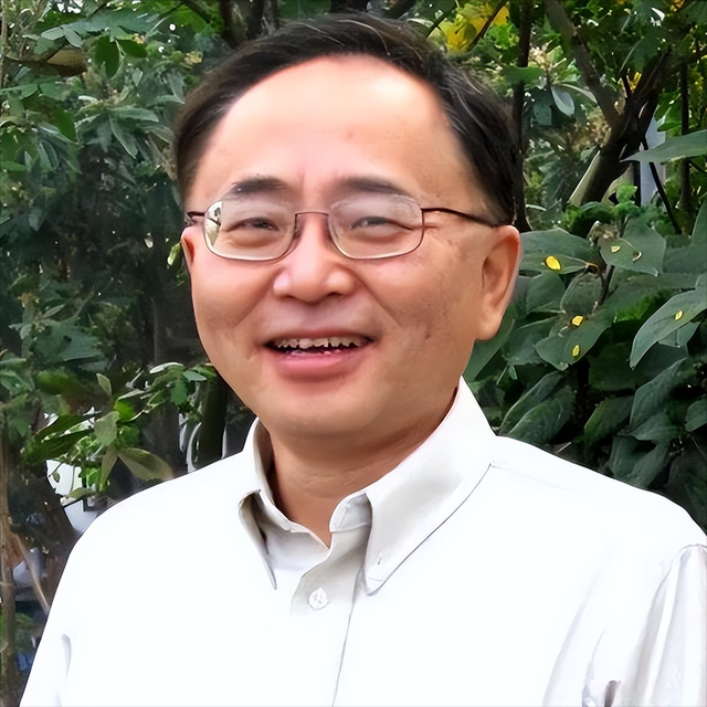 江姐独子彭云现居美国，妻子是毛主席夫人亲戚，儿子回北京任要职