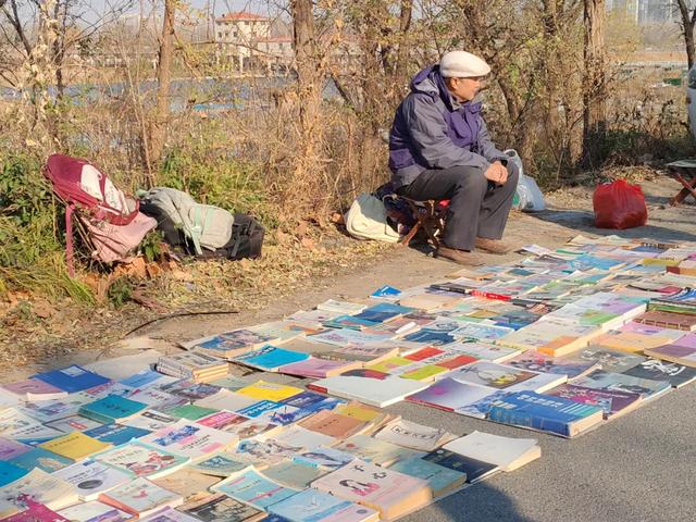记录德州：岔河河堤上的大集，人山人海，异常热闹
