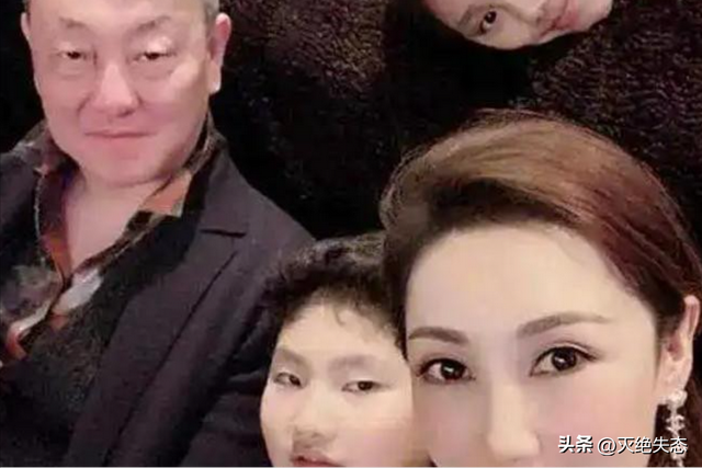 表面德高望重，背后一肚子“男盗女娼”！这几位名人太让人意外了