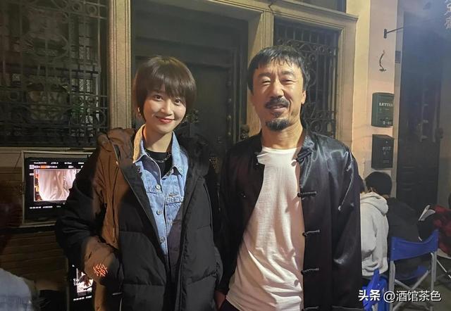 终于熬出头！出道19年没火，如今演《老舅》红了，儿子也为他争光