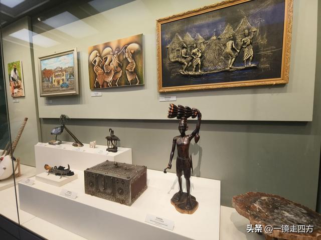在北京的中央礼品文物管理中心看“一国一物一风情”展览