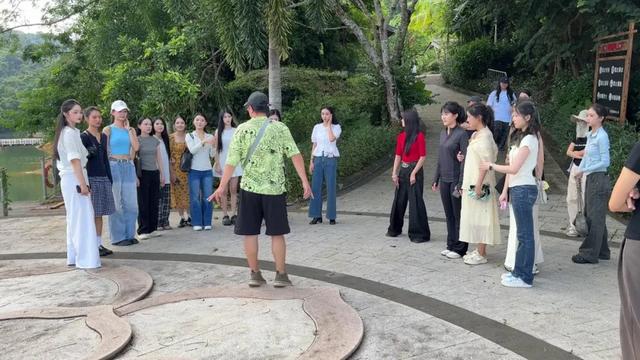24位晋级仙女集结保亭，开启集训之旅→
