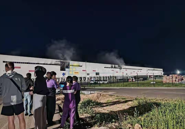 突发空袭！俄最大电商双仓遭乌精准轰炸，数万中国卖家库存清零