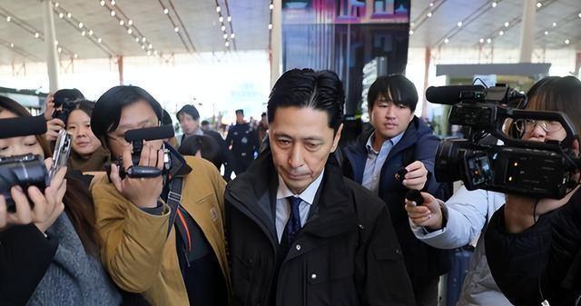 沉默11天后，高市早苗发声，让14亿中国人失望，强迫中方与她见面