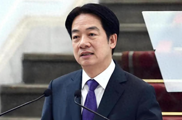 一架专机降落台北，特朗普“弃台”已成定局，两岸统一指日可待