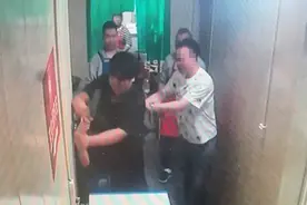 胆大心细，徒手夺刀！河南高校学子刘昊，好样的！图片