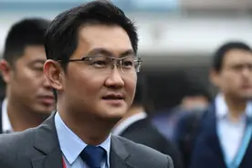 微信有12亿用户，马化腾为什么不收费呢？一人一块钱一年就十亿了图片