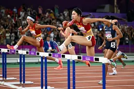 迎奥运会首秀！吴艳妮、林雨薇将出战女子100米栏首轮，吴艳妮与尼日利亚名将、世界纪录保持者阿穆桑同组图片