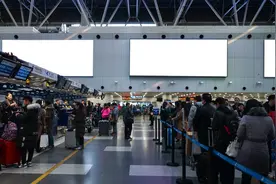 【法眼观察】机场里办“尊享卡”？别被“优惠”套路了图片