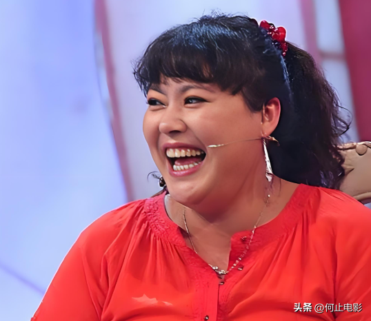 经历三次婚姻，老公一个比一个小，如今患癌，53岁与女儿相互依靠