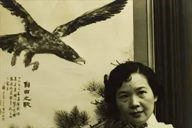 她是一代女画家，因爱上老师被原配毁前程，后嫁大龄鳏夫郁郁而终图片