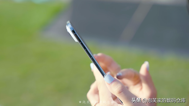 太薄了 折叠屏前瞻？港版iPhone Air体验 续航真不差 17plus青春版！