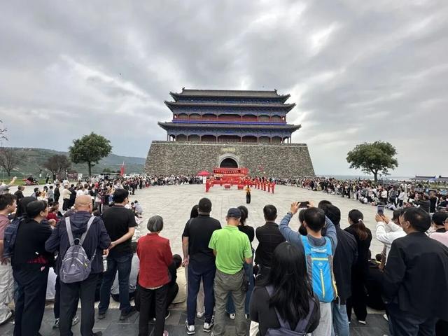在潼关“解锁”志愿红 精彩节目看不完！