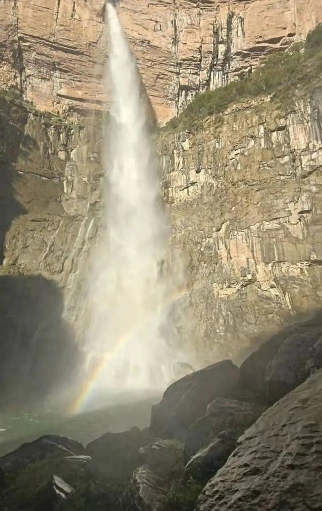 太危险！徒步南太行山坠崖男子确认遇难→
