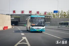 襄阳公交：增加运力加密班次 确保“十一”出行便捷图片
