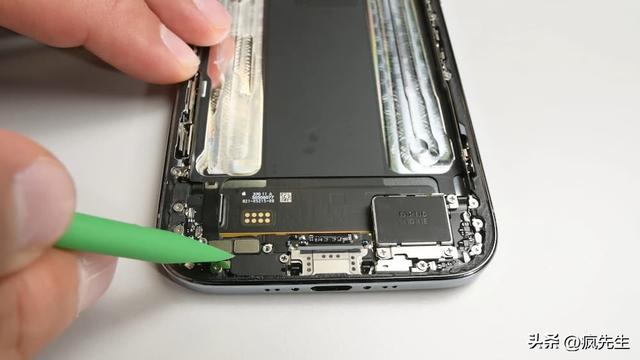 iPhone Air拆解iFixit全揭秘：一文深入看懂轻薄美学背后的工程学