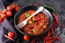 哪国人会拿水果配辣椒吃?图片