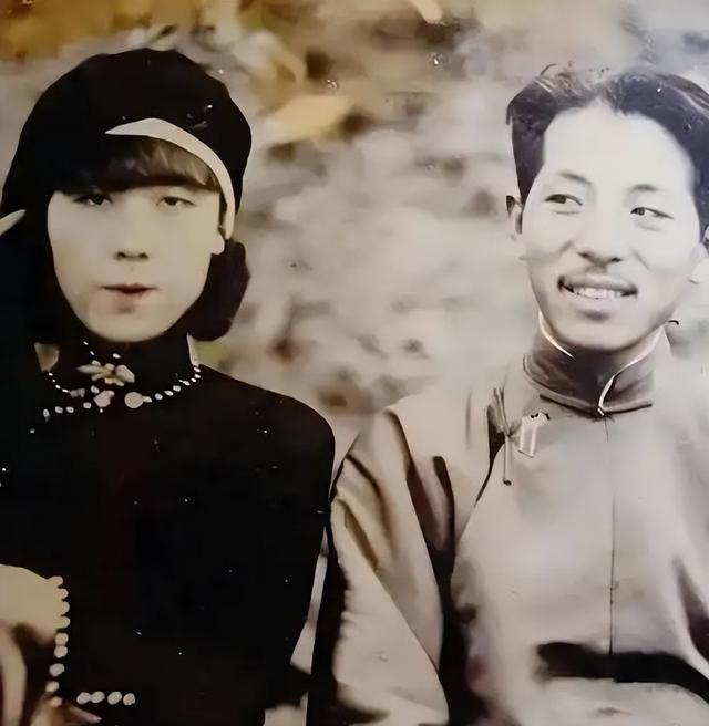 1940年，43岁于凤至胸前溃烂流脓，一老外却抱着她亲：你终于到了