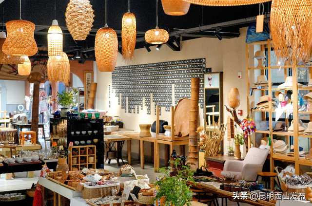 西山区“夜经济+特色街区”融合发展新样本：花千筑温泉酒店以在地化运营提升游客过夜留存率