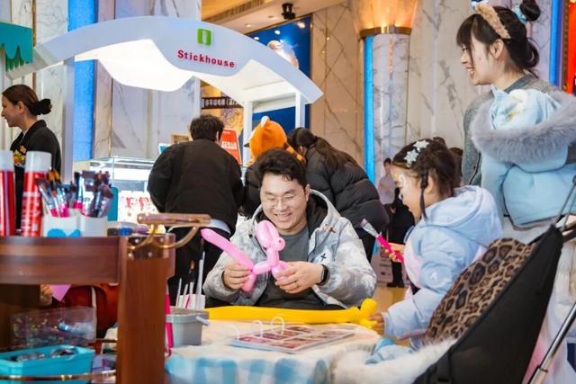 赏花灯，庆佳节！乐海神话世界华灯初上，动物王国喜气满满