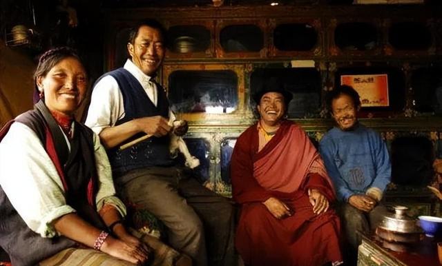 这个一妻多夫制的民族，晚上怎么过？女人直言：没有幸福可言