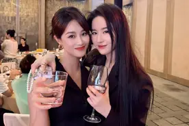 蓝盈莹晒与刘亦菲合照结果尴尬了，刘亦菲只晒了男主男配图片