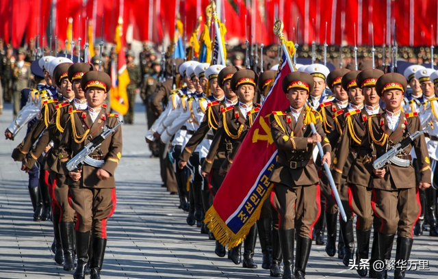 金正恩称赞朝鲜女飞行员是巾帼英雄