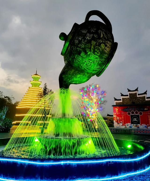 桂林:首届非遗千灯游园,光影艺术璀璨盛宴!