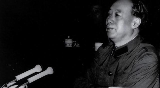她曾任中组部副部长，怒批副主席汪东兴，直呼毛主席为“老毛”