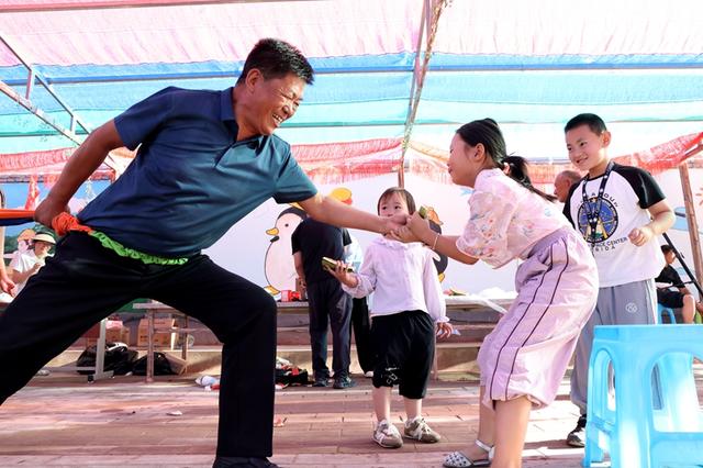 沙河镇举办“曹家湖畔寻渔趣 文旅融合品秋韵”周末文化活动
