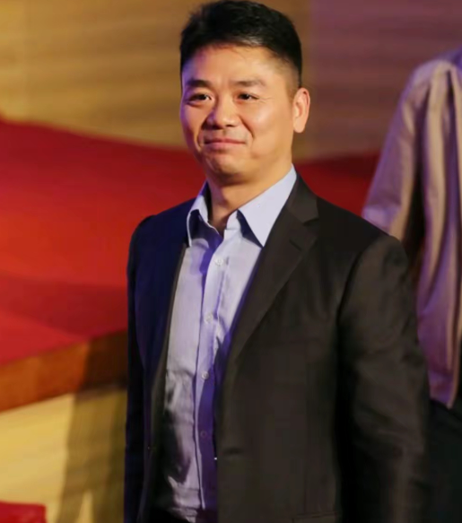 刘强东章泽天久违合体仅3天，令人恶心的一幕上演，杨颖也被牵连