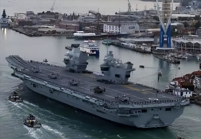 又让张召忠说中了？东拼西凑550亿建的2艘航母，如今彻底成为累赘