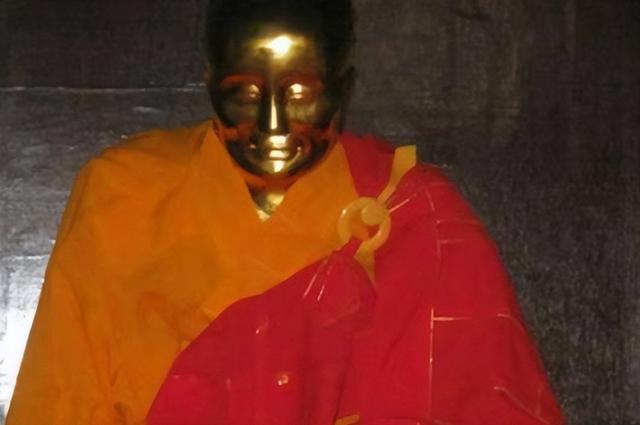1995年九华山一尼姑绝食7日圆寂，死后坐缸3年，尸身女性特征全无