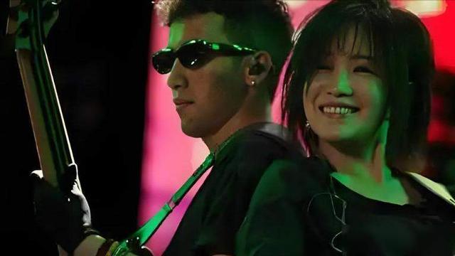 她没上春晚，却唱碎了草原风，也唱醒了自己